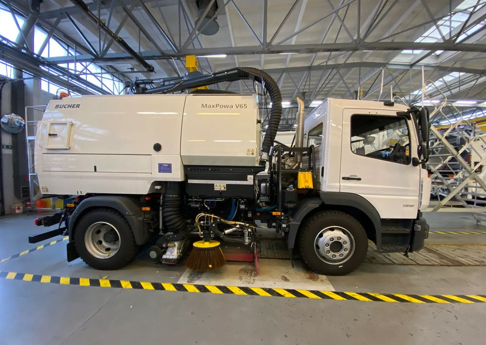 Mercedes-Benz Atego 1318 LKO Zamiatarka - Garbage truck: picture 1 Mercedes-Benz Atego 1318 LKO Zamiatarka - Garbage truck: picture 1