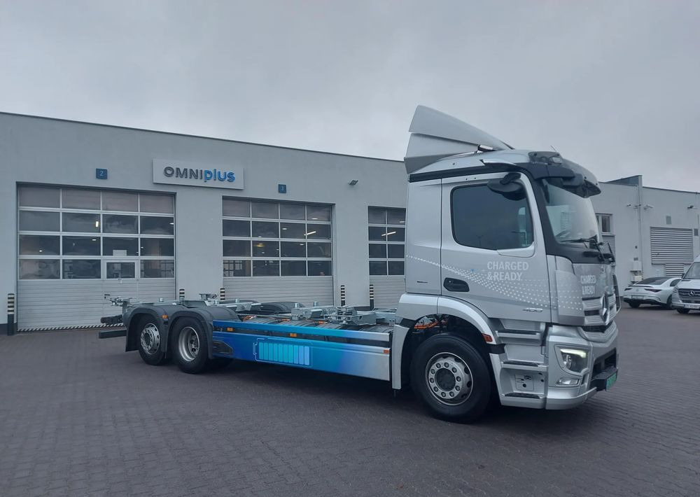 Mercedes-Benz eActros 400 6x2 BDF Elektryczny - Container transporter/ Swap body truck, Electric truck: picture 3 Mercedes-Benz eActros 400 6x2 BDF Elektryczny - Container transporter/ Swap body truck, Electric truck: picture 3
