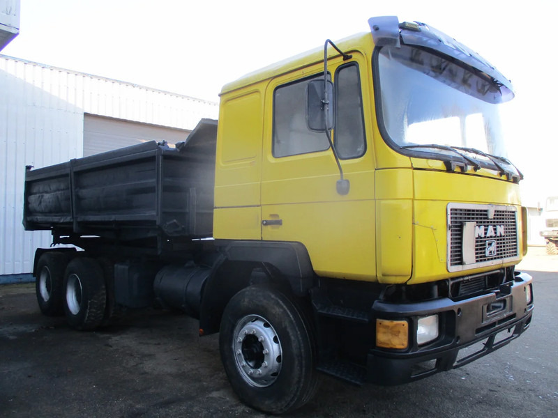 MAN 26.402 6x4 , ZF Manual , Retarder , 3 Way tipper , Spring suspension - Tipper: picture 4 MAN 26.402 6x4 , ZF Manual , Retarder , 3 Way tipper , Spring suspension - Tipper: picture 4