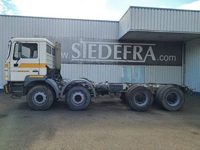 MAN F2000 35-364 / FE 360 A , 8x4 , Spring Suspension , ZF Manual , Airco - Cab chassis truck: picture 2 MAN F2000 35-364 / FE 360 A , 8x4 , Spring Suspension , ZF Manual , Airco - Cab chassis truck: picture 2