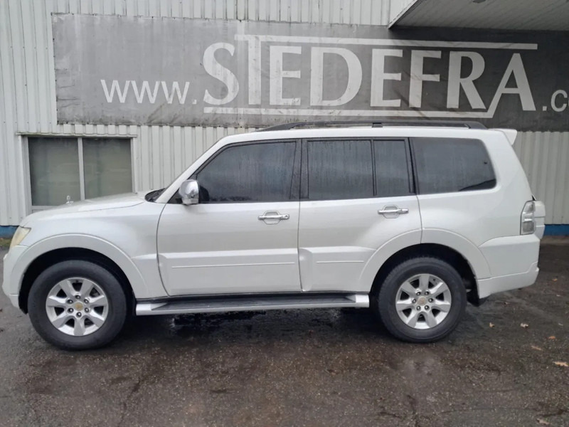Mitsubishi Pajero GLS 3.5 - V6 , 4x4 , 7 Pers., Full Option - Car: picture 2 Mitsubishi Pajero GLS 3.5 - V6 , 4x4 , 7 Pers., Full Option - Car: picture 2