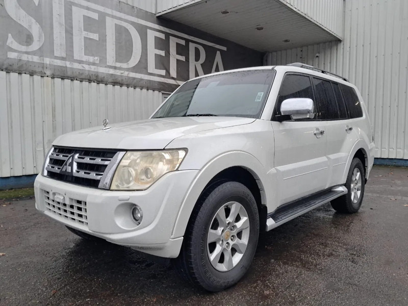 Mitsubishi Pajero GLS 3.5 - V6 , 4x4 , 7 Pers., Full Option - Car: picture 1 Mitsubishi Pajero GLS 3.5 - V6 , 4x4 , 7 Pers., Full Option - Car: picture 1