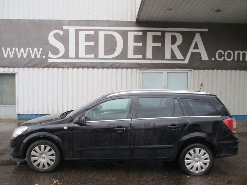 Opel Astra 1.7 CDTI , NOT RUNNING , Navi , Airco , lederen bekleding - Car: picture 2 Opel Astra 1.7 CDTI , NOT RUNNING , Navi , Airco , lederen bekleding - Car: picture 2