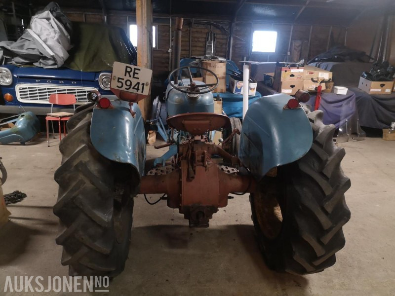 1972 Traktor - Ford Dexta, Reparasjonsobjekt - Farm tractor: picture 3 1972 Traktor - Ford Dexta, Reparasjonsobjekt - Farm tractor: picture 3