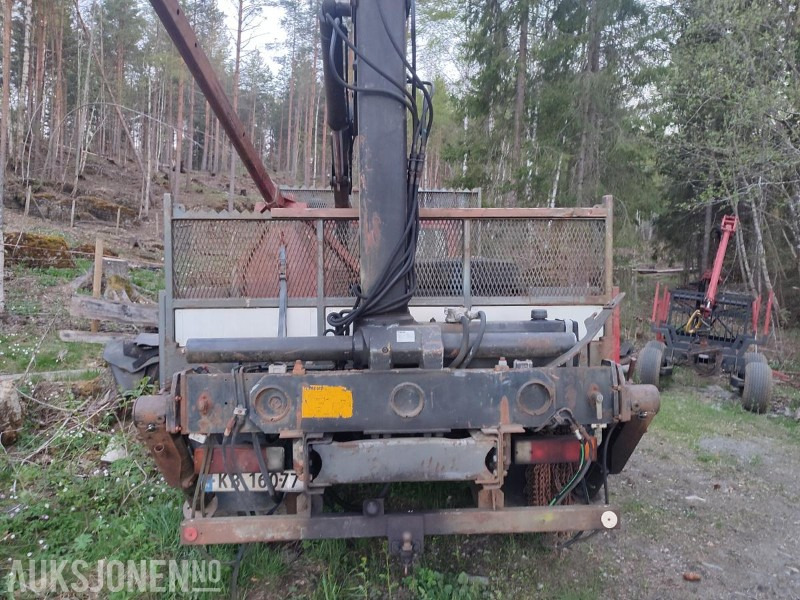 1986 Volvo FL616 4x2 Lastebil med kran Mannskapskurv Vinterdekk REPARASJONSOBJEKT - Crane truck: picture 5 1986 Volvo FL616 4x2 Lastebil med kran Mannskapskurv Vinterdekk REPARASJONSOBJEKT - Crane truck: picture 5