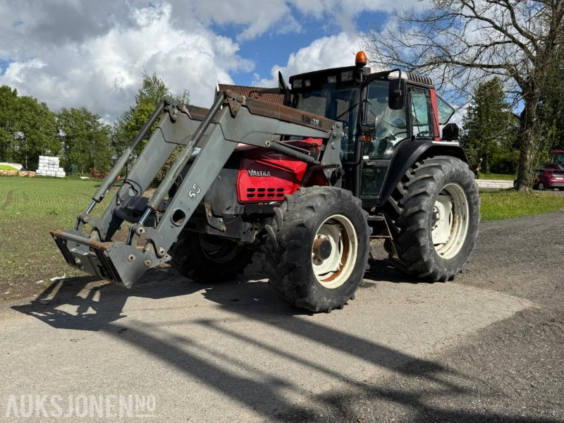 2005 Valtra 6850 - Farm tractor: picture 1 2005 Valtra 6850 - Farm tractor: picture 1