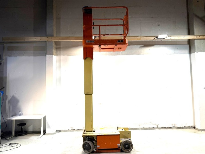 2008 JLG 1230ES Elektrisk mastelift med 5,6 m arbeidshøyde - Aerial platform: picture 1 2008 JLG 1230ES Elektrisk mastelift med 5,6 m arbeidshøyde - Aerial platform: picture 1