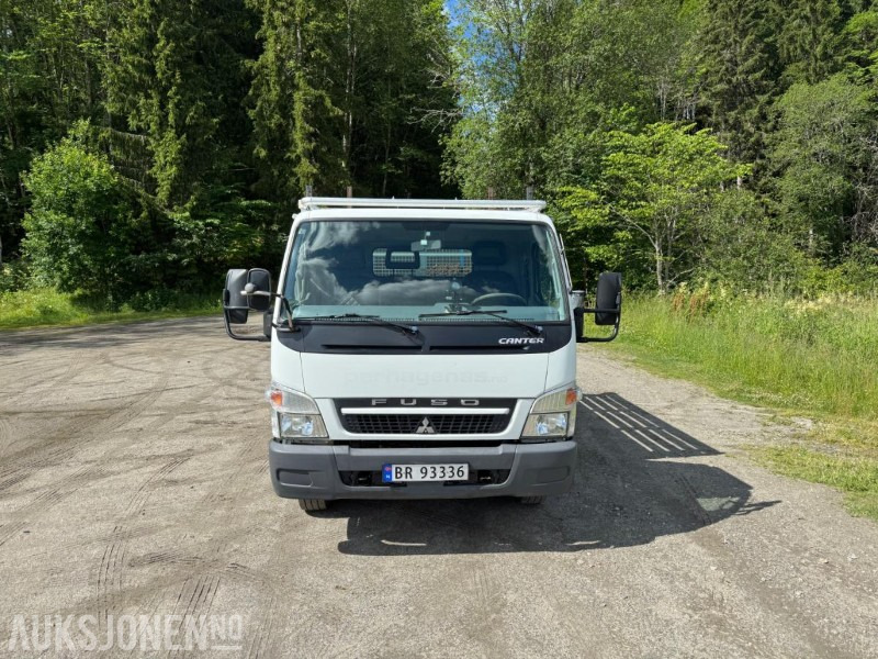 2010 Fuso FUSO 7C15 Bakmontert kran Treveis tipp Høye lemmer - Tipper: picture 2 2010 Fuso FUSO 7C15 Bakmontert kran Treveis tipp Høye lemmer - Tipper: picture 2