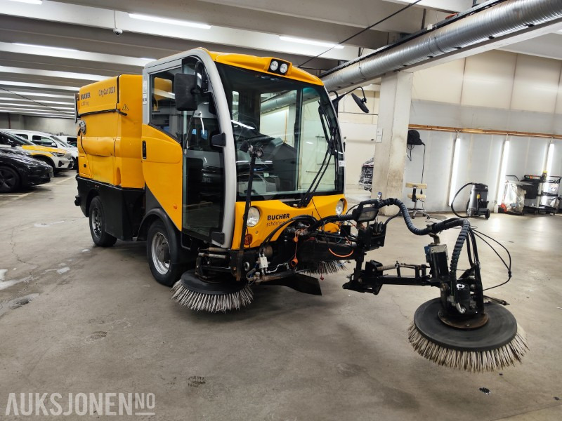 2011 Bucher CityCat 2020CC – Profesjonell kompakt feiemaskin | 2011-modell | 4 499 t - Construction equipment: picture 5 2011 Bucher CityCat 2020CC – Profesjonell kompakt feiemaskin | 2011-modell | 4 499 t - Construction equipment: picture 5