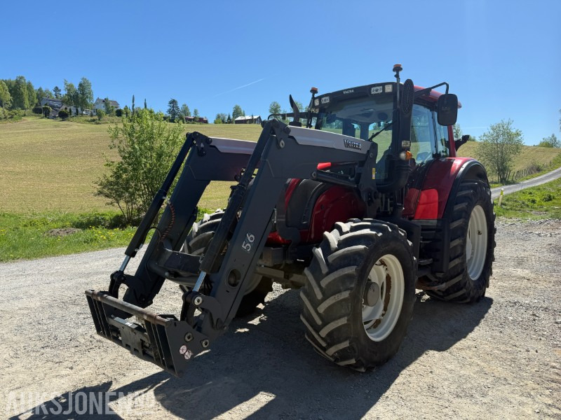 2013 Valtra 8670 traktor - Fjærende fremaksel - Hyttefjæring - 2 seter - Farm tractor: picture 1 2013 Valtra 8670 traktor - Fjærende fremaksel - Hyttefjæring - 2 seter - Farm tractor: picture 1