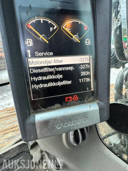 Excavator 2013 Volvo EC220DL - Nytt understell - Sentralsmøring - Bunkringspumpe - Tilleggshydraulikk - 2 skuffer - Indexator rototilt: picture 43