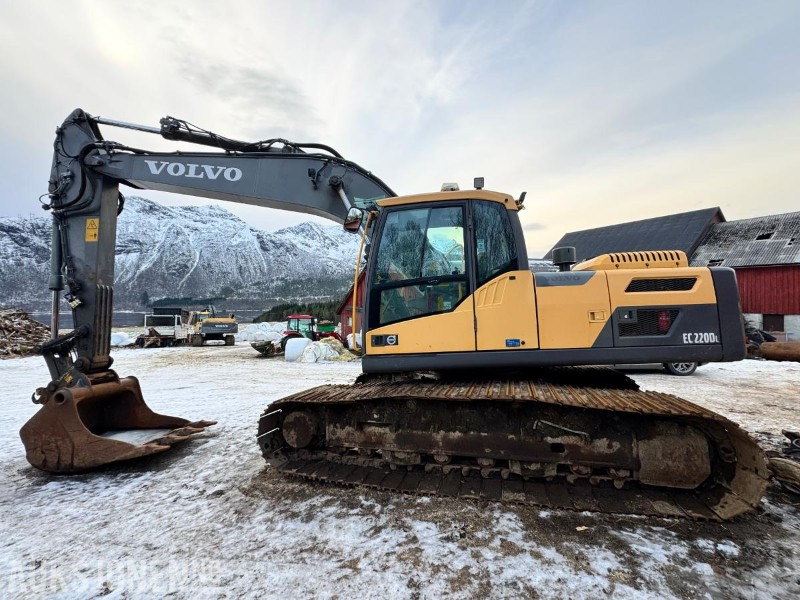 Excavator 2013 Volvo EC220DL - Nytt understell - Sentralsmøring - Bunkringspumpe - Tilleggshydraulikk - 2 skuffer - Indexator rototilt: picture 8