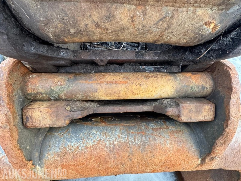 Excavator 2013 Volvo EC220DL - Nytt understell - Sentralsmøring - Bunkringspumpe - Tilleggshydraulikk - 2 skuffer - Indexator rototilt: picture 47