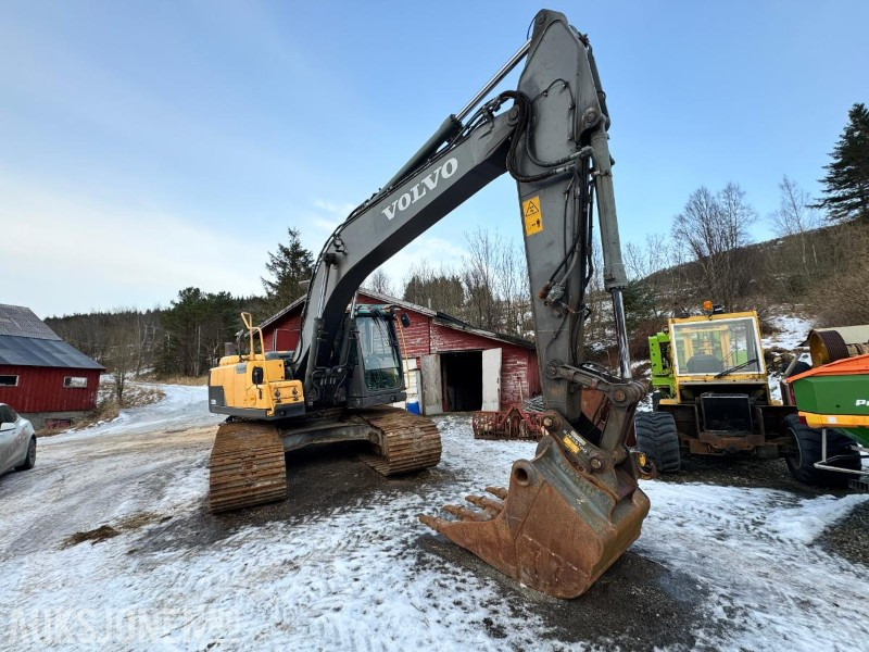2013 Volvo EC220DL - Nytt understell - Sentralsmøring - Bunkringspumpe - Tilleggshydraulikk - 2 skuffer - Indexator rototilt - Excavator: picture 3 2013 Volvo EC220DL - Nytt understell - Sentralsmøring - Bunkringspumpe - Tilleggshydraulikk - 2 skuffer - Indexator rototilt - Excavator: picture 3