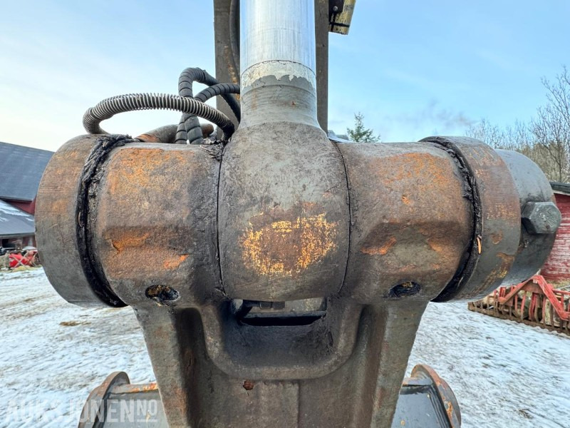 Excavator 2013 Volvo EC220DL - Nytt understell - Sentralsmøring - Bunkringspumpe - Tilleggshydraulikk - 2 skuffer - Indexator rototilt: picture 48