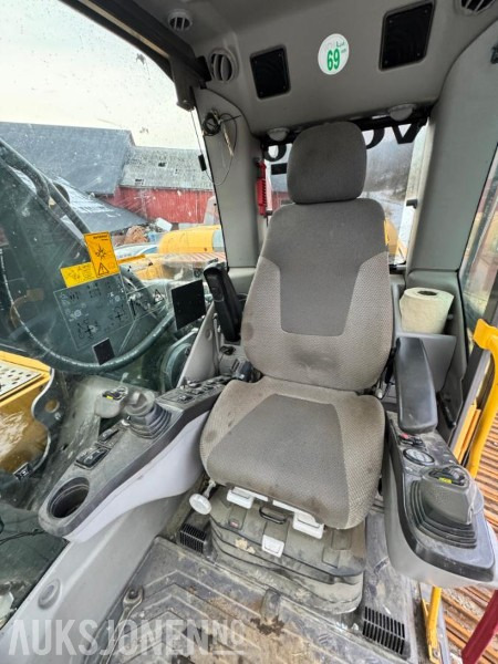 Excavator 2013 Volvo EC220DL - Nytt understell - Sentralsmøring - Bunkringspumpe - Tilleggshydraulikk - 2 skuffer - Indexator rototilt: picture 28