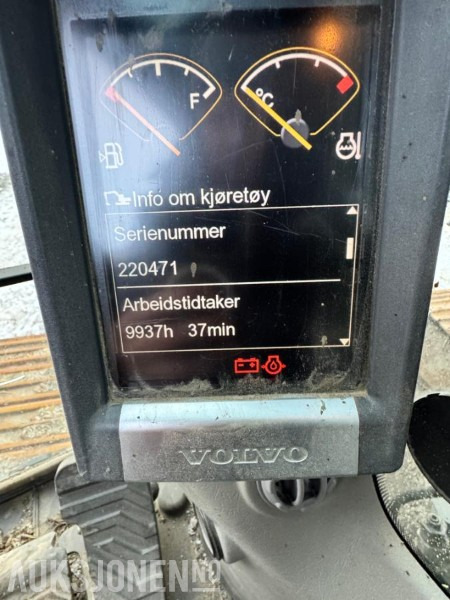 Excavator 2013 Volvo EC220DL - Nytt understell - Sentralsmøring - Bunkringspumpe - Tilleggshydraulikk - 2 skuffer - Indexator rototilt: picture 42