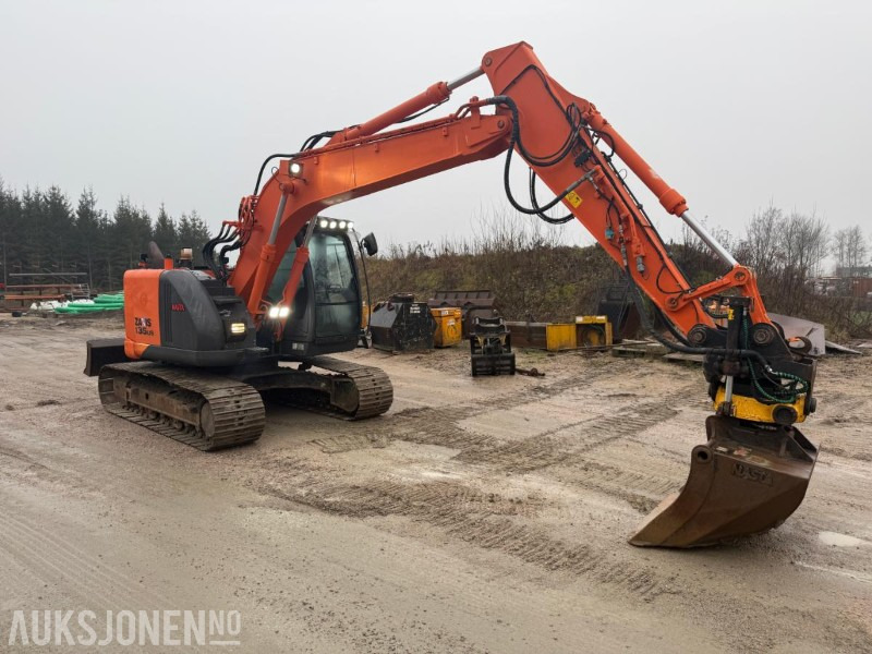 2014 Hitachi Zaxis 135us BELTEGRAVER ENGCON TILTROTATOR SERVICEHISTORIKK SENTRALSMØRING 2 SKUFFER - Excavator: picture 2 2014 Hitachi Zaxis 135us BELTEGRAVER ENGCON TILTROTATOR SERVICEHISTORIKK SENTRALSMØRING 2 SKUFFER - Excavator: picture 2