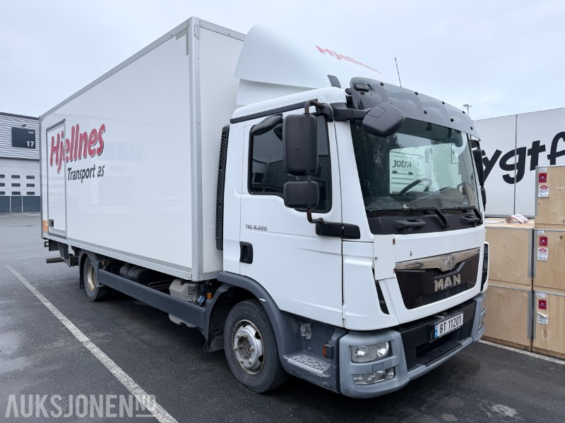 2014 MAN TGL 8.220 Skapbil - rep objekt - Box truck: picture 1 2014 MAN TGL 8.220 Skapbil - rep objekt - Box truck: picture 1