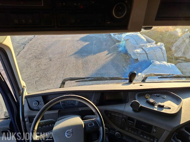 2014 Volvo FH540 6X2 Skapbil - Full sideåpning - Strøere - VBG - 697.000KM - Box truck: picture 5 2014 Volvo FH540 6X2 Skapbil - Full sideåpning - Strøere - VBG - 697.000KM - Box truck: picture 5