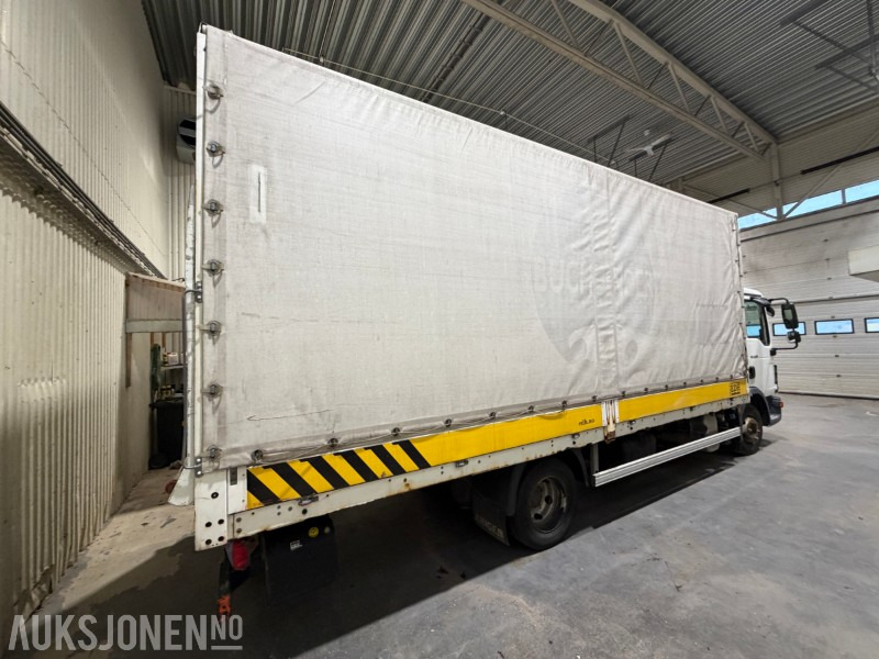 2015 MAN TGL 8.180 - Hengerfeste - Aircondition - 87.946 km - Bakløft - Box truck: picture 5 2015 MAN TGL 8.180 - Hengerfeste - Aircondition - 87.946 km - Bakløft - Box truck: picture 5