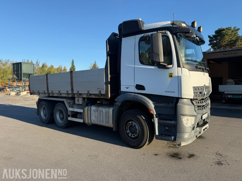 2015 Mercedes-Benz AROCS 6X4 TIPPBIL SERVICEHISTORIKK TANDEM 2 SETT DEKK. - Tipper: picture 2 2015 Mercedes-Benz AROCS 6X4 TIPPBIL SERVICEHISTORIKK TANDEM 2 SETT DEKK. - Tipper: picture 2