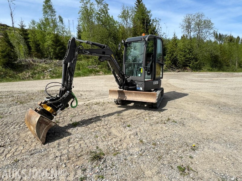 2017 Volvo ECR25D m/Engcon tiltrotator, SE-klype, 3 skuffer, vibroplate, 891 timer, Minigraver - Mini excavator: picture 3 2017 Volvo ECR25D m/Engcon tiltrotator, SE-klype, 3 skuffer, vibroplate, 891 timer, Minigraver - Mini excavator: picture 3