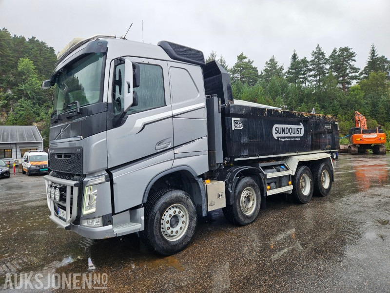 Tipper 2017 Volvo FH8x4: picture 1