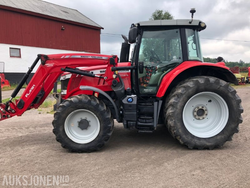 2018 Massey Ferguson MF6714S traktor - Elektronisk hydraulikk - Festejern/Sentral - Fjærende foraksel - Klimaanlegg - Farm tractor: picture 1 2018 Massey Ferguson MF6714S traktor - Elektronisk hydraulikk - Festejern/Sentral - Fjærende foraksel - Klimaanlegg - Farm tractor: picture 1