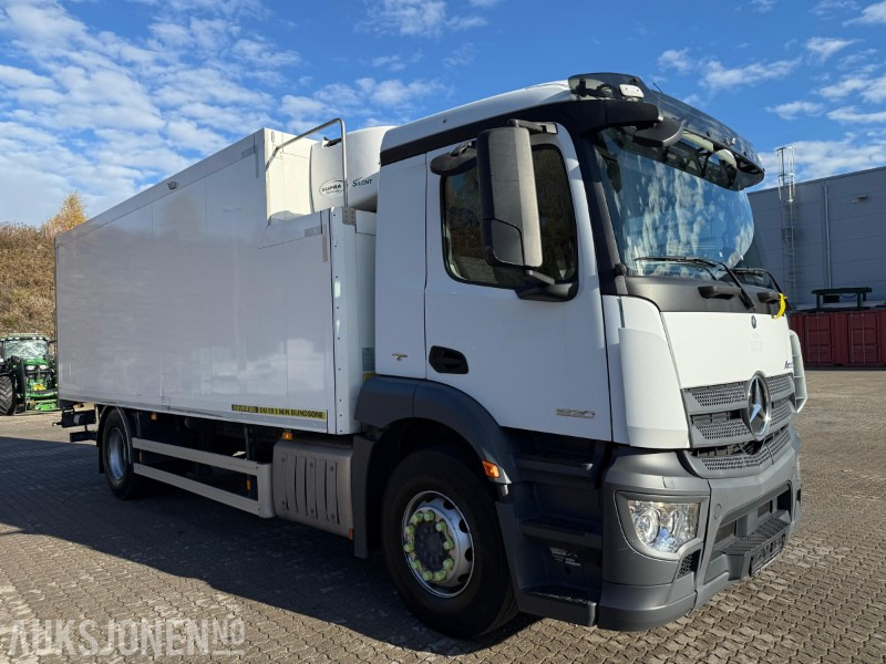 2018 Mercedes-Benz Antos 1830 skapbil med kjøling, baklem, fjernkontroll, automat, EU, Multiratt, cruise, kjetting - Box truck: picture 3 2018 Mercedes-Benz Antos 1830 skapbil med kjøling, baklem, fjernkontroll, automat, EU, Multiratt, cruise, kjetting - Box truck: picture 3