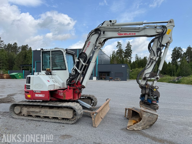2018 Takeuchi TB280FR – 8,5-tonns gravemaskin med Side-to-Side Boom, tilt, sentralsmøring og 2 skuffer - Excavator: picture 5 2018 Takeuchi TB280FR – 8,5-tonns gravemaskin med Side-to-Side Boom, tilt, sentralsmøring og 2 skuffer - Excavator: picture 5