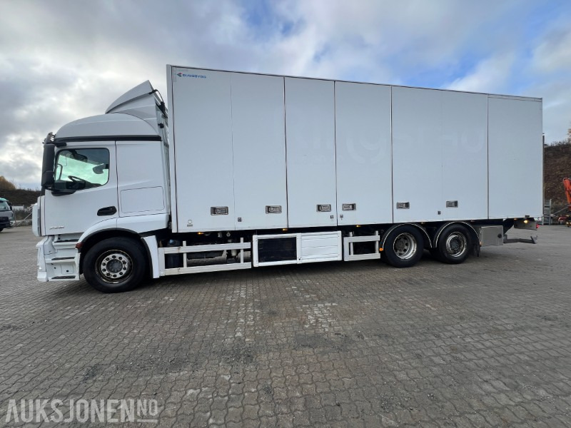 2019 Mercedes-Benz Actros 2546 Bussbygg m/sideåpning og Carrieraggregat - Box truck: picture 2 2019 Mercedes-Benz Actros 2546 Bussbygg m/sideåpning og Carrieraggregat - Box truck: picture 2