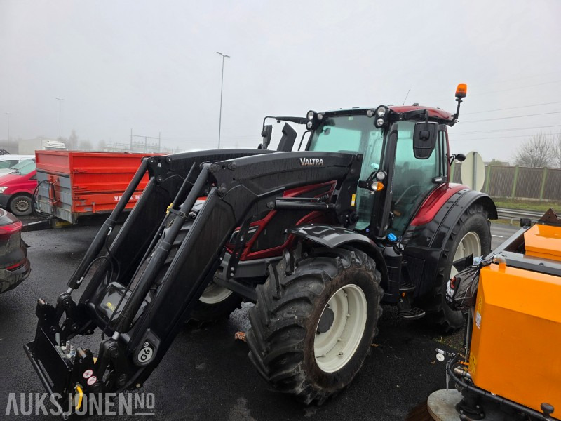 2019 Valtra N174 Versu traktor m/lesseapparat, reg.2021, 2 hjulsett, kun 1296 timer - Farm tractor: picture 1 2019 Valtra N174 Versu traktor m/lesseapparat, reg.2021, 2 hjulsett, kun 1296 timer - Farm tractor: picture 1