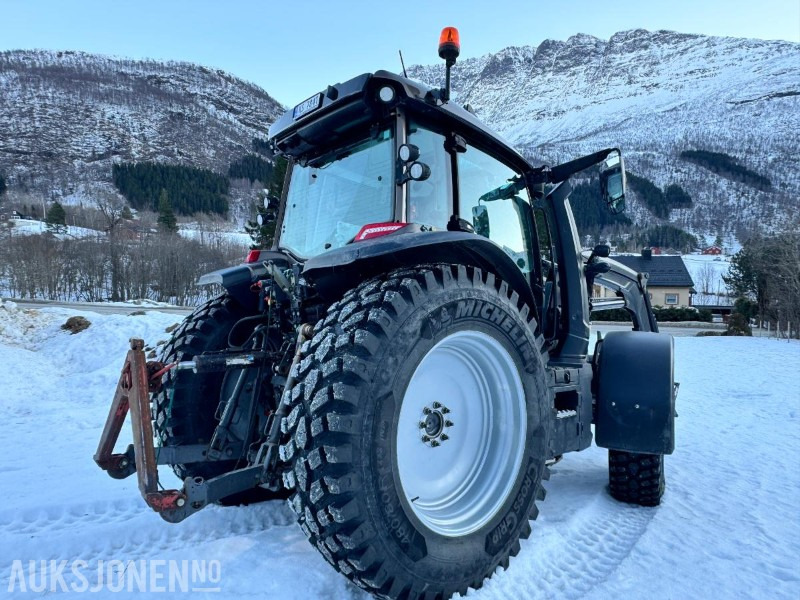 2020 Valtra G135 - 40 km/t - Frontlaster - 2 dekksett - Gått 3281 timer - Farm tractor: picture 4 2020 Valtra G135 - 40 km/t - Frontlaster - 2 dekksett - Gått 3281 timer - Farm tractor: picture 4