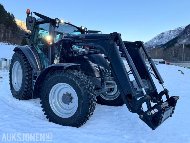 2020 Valtra G135 - 40 km/t - Frontlaster - 2 dekksett - Gått 3281 timer - Farm tractor: picture 3 2020 Valtra G135 - 40 km/t - Frontlaster - 2 dekksett - Gått 3281 timer - Farm tractor: picture 3