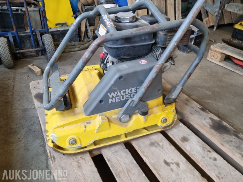 2020 Wacker Neuson WP1550A vibroplate - Roller: picture 5 2020 Wacker Neuson WP1550A vibroplate - Roller: picture 5