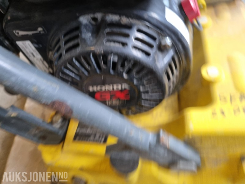 2020 Wacker Neuson WP1550A vibroplate - Roller: picture 4 2020 Wacker Neuson WP1550A vibroplate - Roller: picture 4