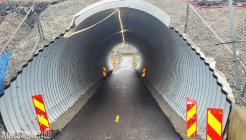 2023 Kulvert/gangtunnel undergang for kryssing av vei eller jernbane - Ligger nå demontert. - Construction equipment: picture 1 2023 Kulvert/gangtunnel undergang for kryssing av vei eller jernbane - Ligger nå demontert. - Construction equipment: picture 1