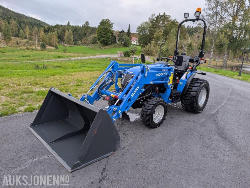 2023 Solis 26 traktor 4wd Frontlaster Snøskuffe Totrinns snøfres 130 timer - Farm tractor: picture 1 2023 Solis 26 traktor 4wd Frontlaster Snøskuffe Totrinns snøfres 130 timer - Farm tractor: picture 1