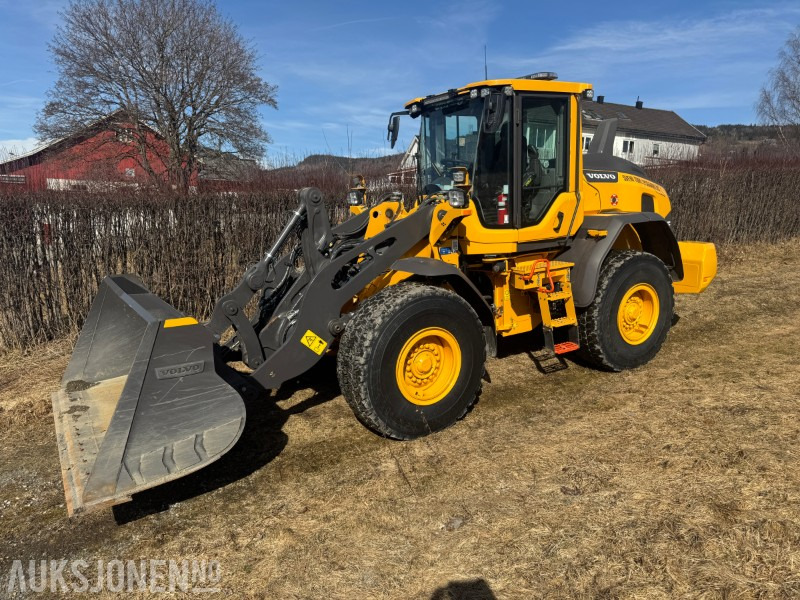 2024 Volvo L70H2 HJULLASTER MED SKUFFE, SETRALSMØRING, VEKT +++ KUN400 TIMER - Wheel loader: picture 1 2024 Volvo L70H2 HJULLASTER MED SKUFFE, SETRALSMØRING, VEKT +++ KUN400 TIMER - Wheel loader: picture 1