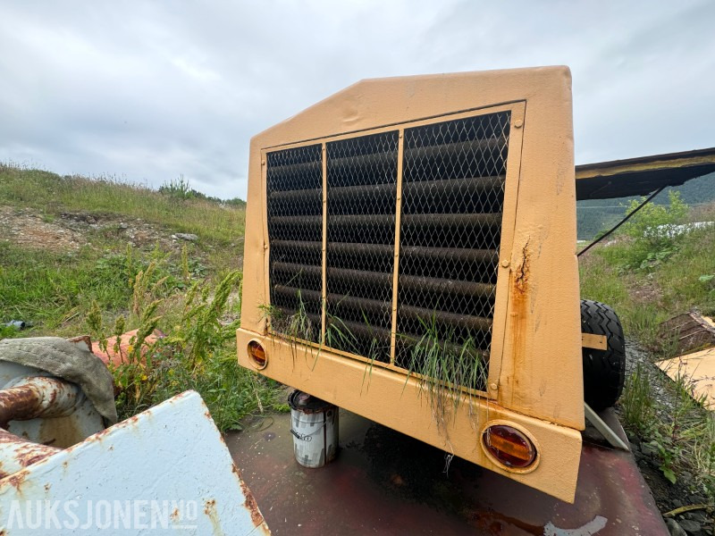 AVA Kmpressor - Volvo Penta motor TD 120 A - 17 m3 - På krokramme - Construction equipment: picture 5 AVA Kmpressor - Volvo Penta motor TD 120 A - 17 m3 - På krokramme - Construction equipment: picture 5