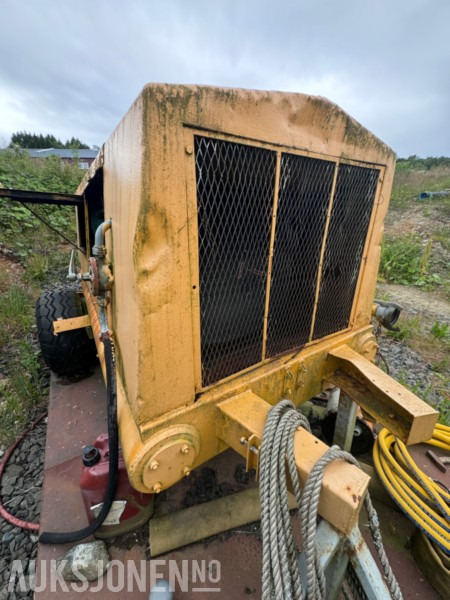 AVA Kmpressor - Volvo Penta motor TD 120 A - 17 m3 - På krokramme - Construction equipment: picture 3 AVA Kmpressor - Volvo Penta motor TD 120 A - 17 m3 - På krokramme - Construction equipment: picture 3