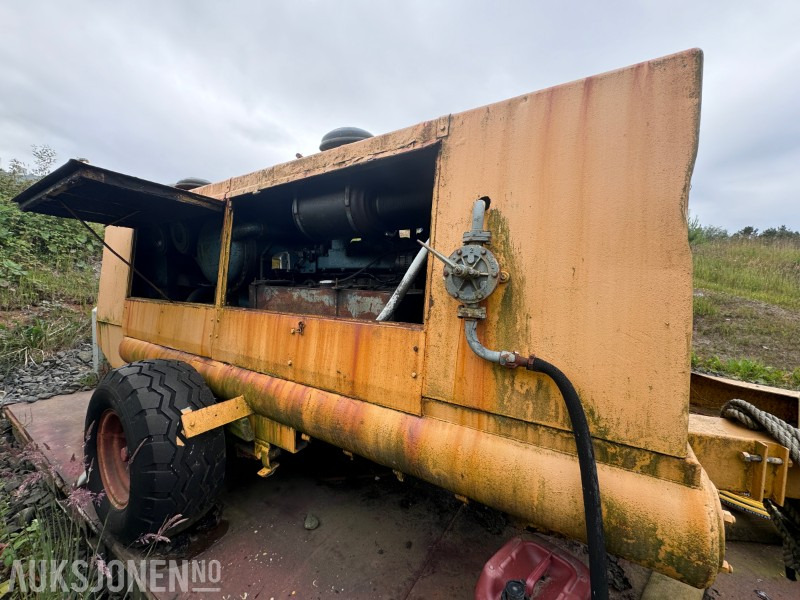 AVA Kmpressor - Volvo Penta motor TD 120 A - 17 m3 - På krokramme - Construction equipment: picture 2 AVA Kmpressor - Volvo Penta motor TD 120 A - 17 m3 - På krokramme - Construction equipment: picture 2