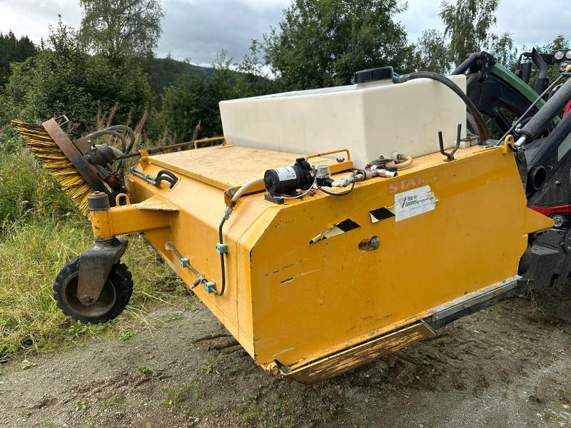 2000 Stark KH1600 feiekost med oppsamler og vanntank - Agricultural machinery: picture 2 2000 Stark KH1600 feiekost med oppsamler og vanntank - Agricultural machinery: picture 2