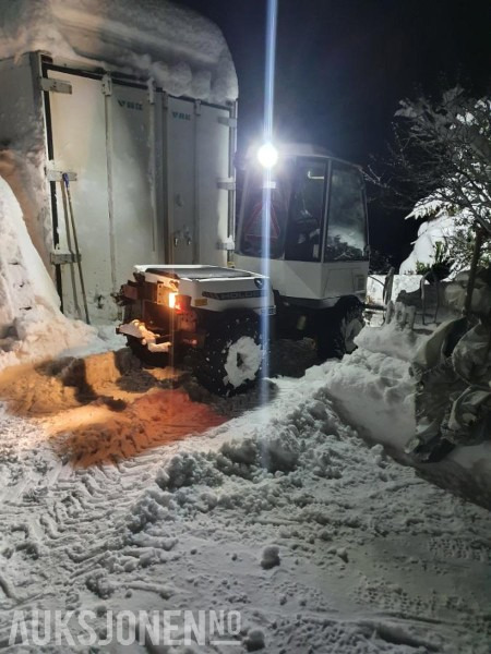 Agricultural machinery 2002 Holder C 2420 redskapsbærer: picture 6