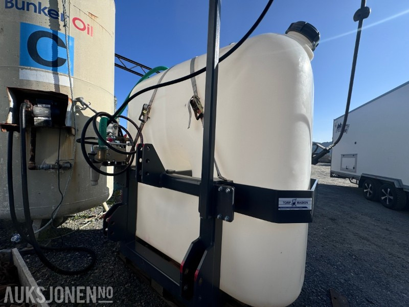 2022 Vama spyleutstyr for montering på traktor EHK 1500 Liter - Trepunktsfeste - Agricultural machinery: picture 2 2022 Vama spyleutstyr for montering på traktor EHK 1500 Liter - Trepunktsfeste - Agricultural machinery: picture 2
