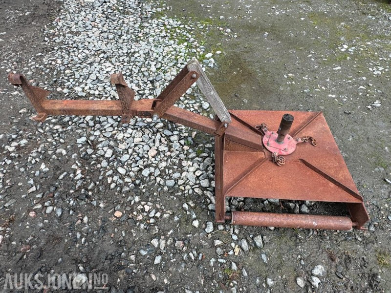 Kantklipper - Laget for Avant minilaster - Hjemmelaget - uferdig prosjekt - Agricultural machinery: picture 1 Kantklipper - Laget for Avant minilaster - Hjemmelaget - uferdig prosjekt - Agricultural machinery: picture 1