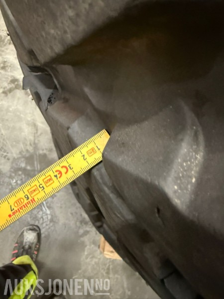 Piggdekksett til 900-serien – 620/80R42 + 480/80R34 – Klare for vinter - Agricultural machinery: picture 3 Piggdekksett til 900-serien – 620/80R42 + 480/80R34 – Klare for vinter - Agricultural machinery: picture 3