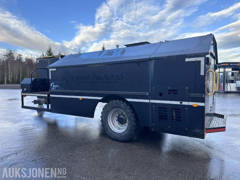 Warwick 6m³ Dieselvogn med 1m³ AdBlue tank - Agricultural machinery: picture 4 Warwick 6m³ Dieselvogn med 1m³ AdBlue tank - Agricultural machinery: picture 4