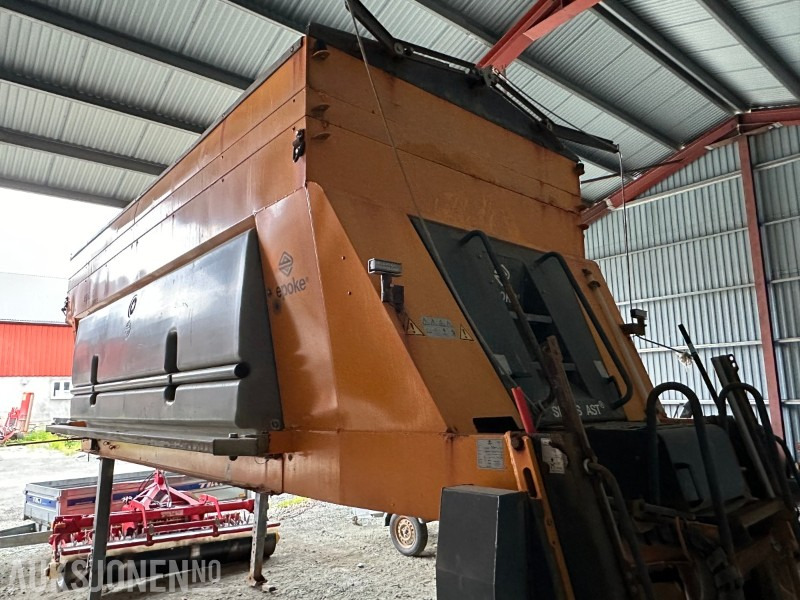 2011 Epoke SH3800 Sirius AST spreder - Attachment for Construction machinery: picture 4 2011 Epoke SH3800 Sirius AST spreder - Attachment for Construction machinery: picture 4